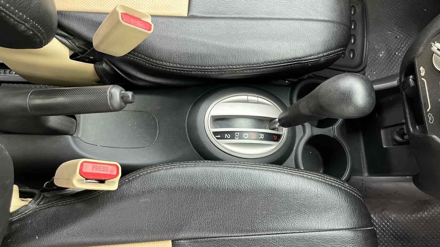 2015 Honda Brio VX AT, Petrol, Automatic, 62,075 km, Gear Lever