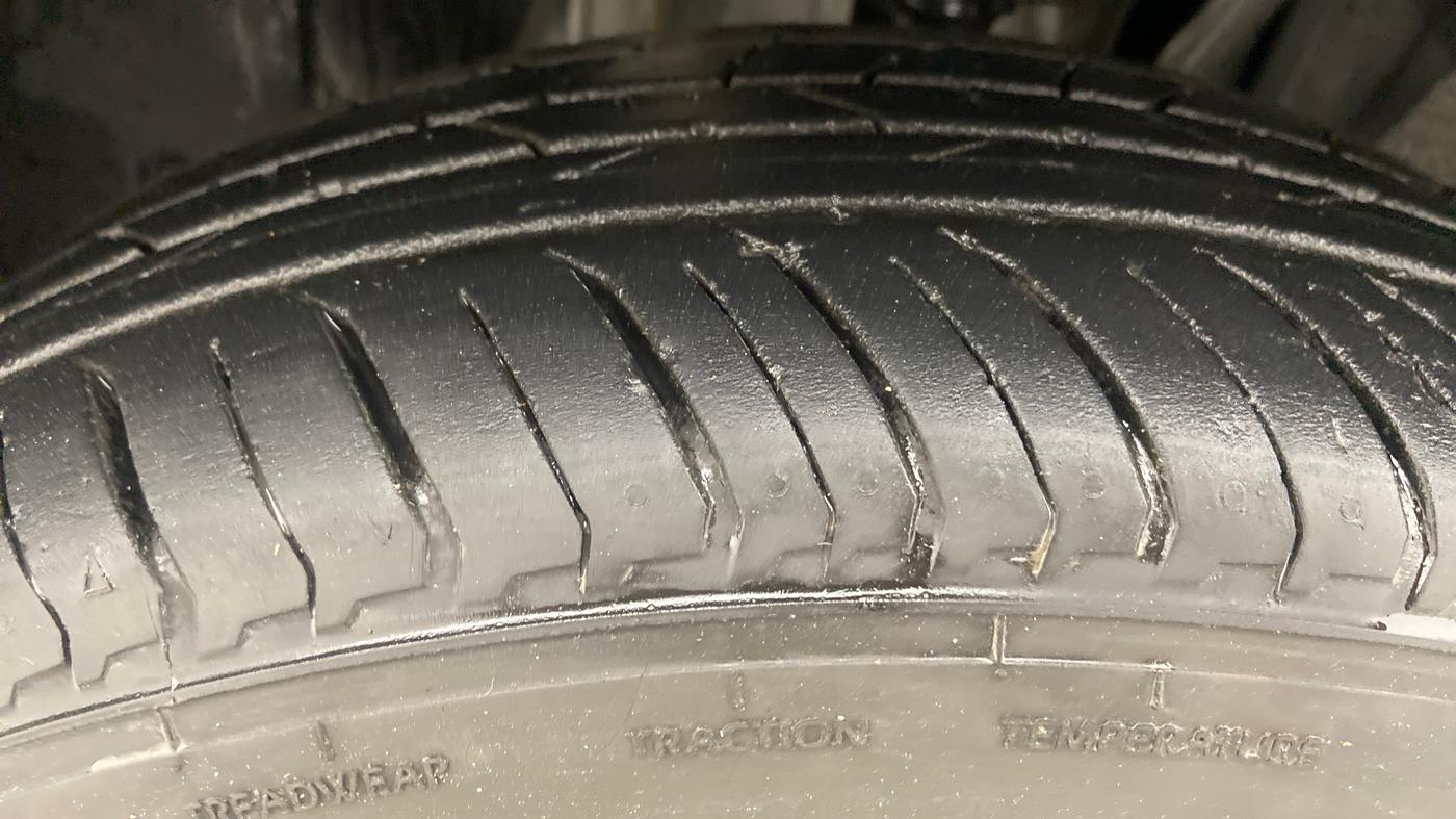 2021 Renault Kiger RXT 1.0 AMT, Petrol, Automatic, 6,673 km, Left Front Tyre Tread