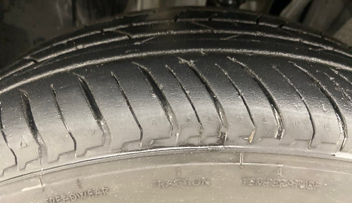 2021 Renault Kiger RXT 1.0 AMT, Petrol, Automatic, 6,673 km, Left Front Tyre Tread
