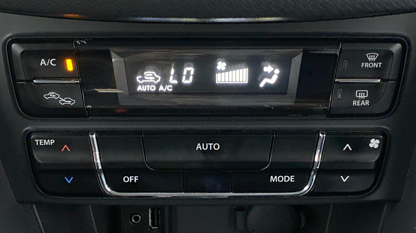 2017 Maruti Vitara Brezza ZDI, Diesel, Manual, 70,483 km, Automatic Climate Control