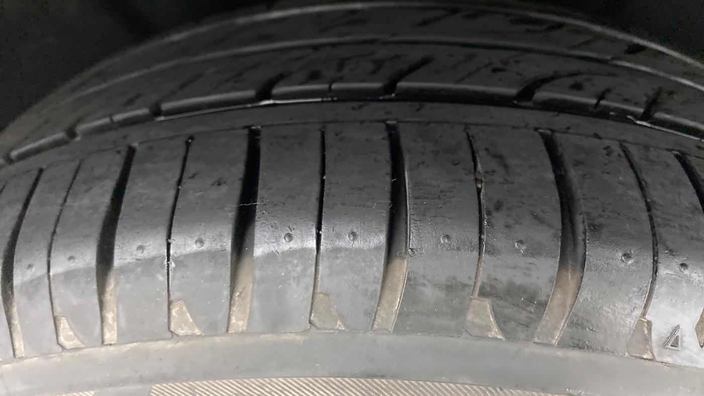 2015 Volkswagen Jetta HIGHLINE TDI AT, Diesel, Automatic, 93,455 km, Left Rear Tyre Tread