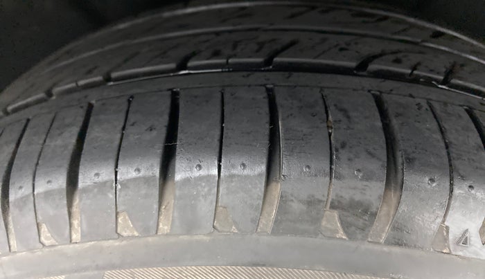 2015 Volkswagen Jetta HIGHLINE TDI AT, Diesel, Automatic, 93,455 km, Left Rear Tyre Tread