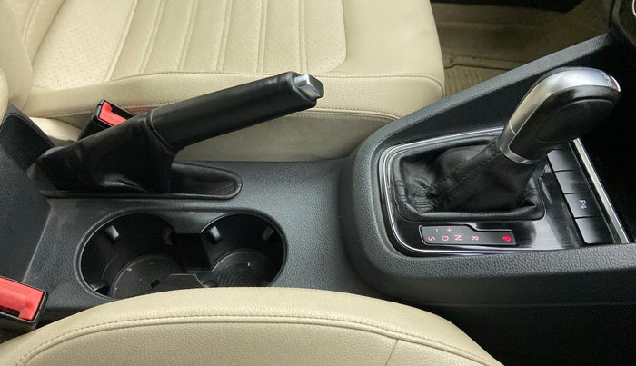 2015 Volkswagen Jetta HIGHLINE TDI AT, Diesel, Automatic, 93,455 km, Gear Lever