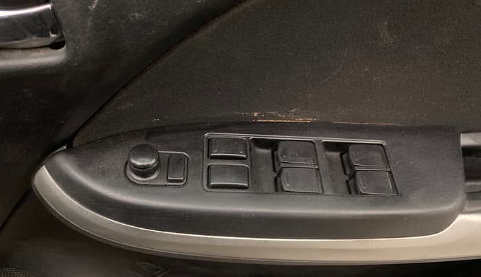 2016 Maruti Baleno ALPHA PETROL 1.2, Petrol, Manual, 57,722 km, Driver Side Door Panels Control