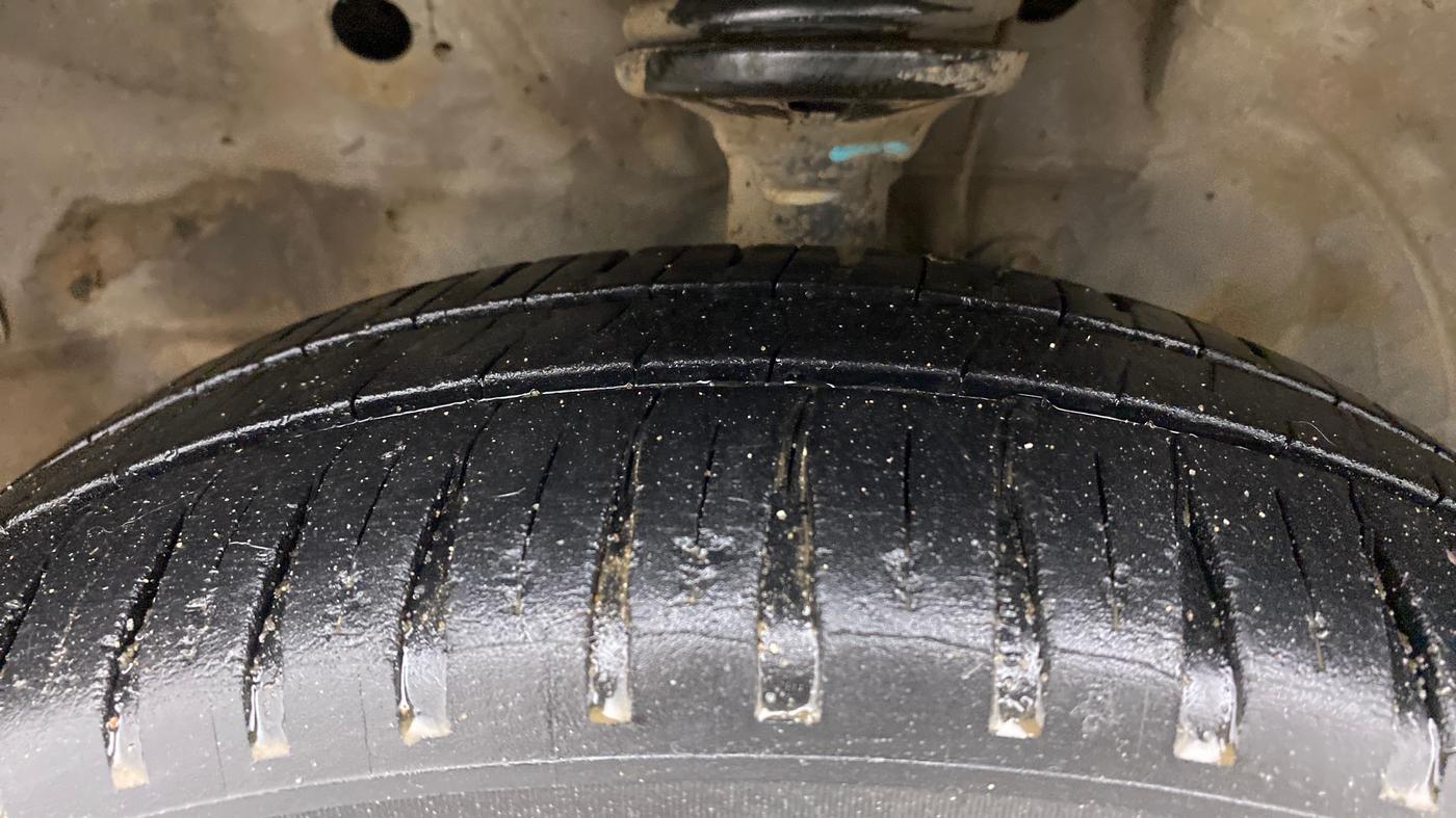 2013 Maruti Wagon R 1.0 VXI, Petrol, Manual, 64,628 km, Left Front Tyre Tread