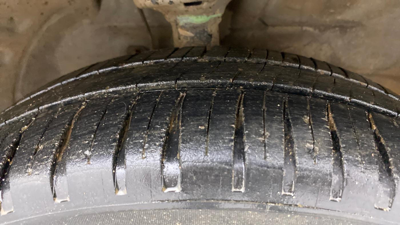 2013 Maruti Wagon R 1.0 VXI, Petrol, Manual, 64,628 km, Right Front Tyre Tread