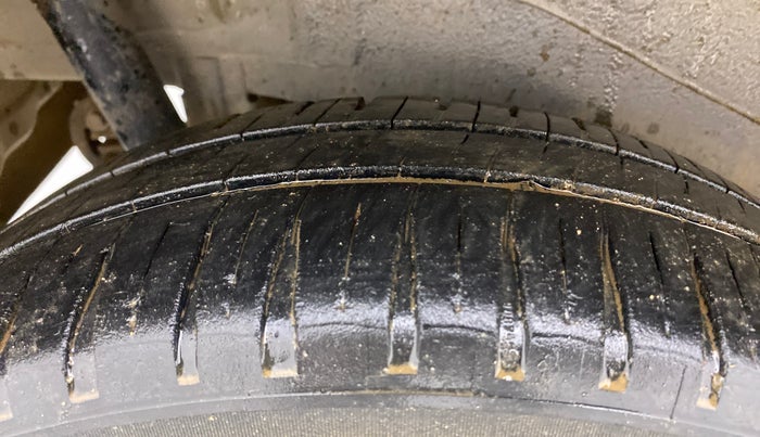 2013 Maruti Wagon R 1.0 VXI, Petrol, Manual, 64,628 km, Right Rear Tyre Tread