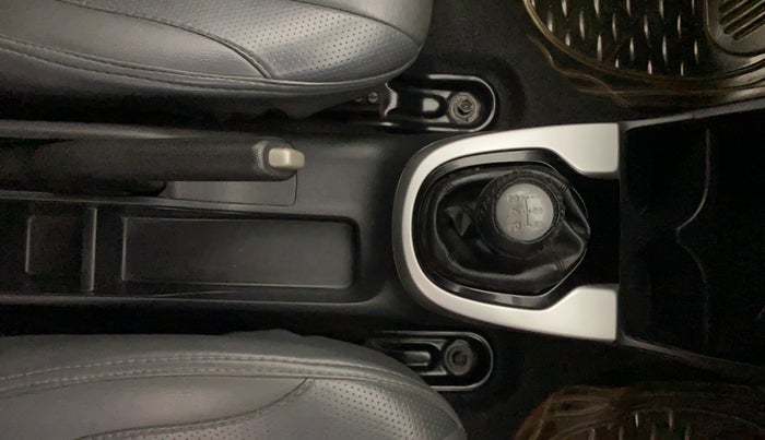 2017 Honda Jazz 1.2L I-VTEC V, Petrol, Manual, 1,16,273 km, Gear Lever