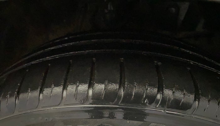 2017 Honda Jazz 1.2L I-VTEC V, Petrol, Manual, 1,16,273 km, Right Front Tyre Tread