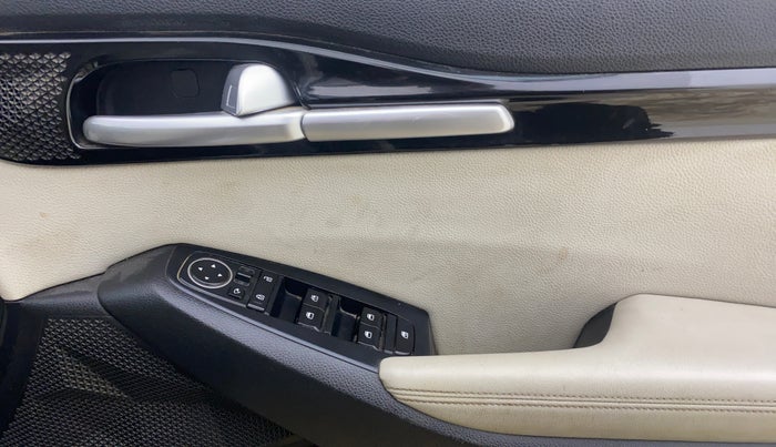 2019 KIA SELTOS HTX IVT 1.5 PETROL, Petrol, Automatic, 79,641 km, Driver Side Door Panels Control