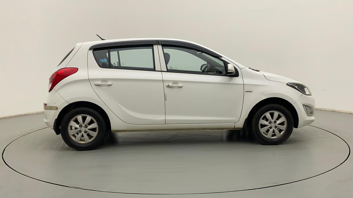 2014 Hyundai i20 SPORTZ 1.2, Petrol, Manual, 33,886 km, Right Side View