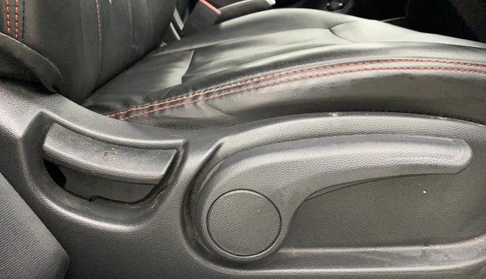 2019 Hyundai Elite i20 SPORTZ PLUS 1.2, Petrol, Manual, 66,996 km, Driver Side Adjustment Panel