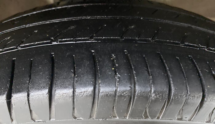 2016 Maruti Wagon R 1.0 LXI CNG, CNG, Manual, 87,808 km, Right Front Tyre Tread