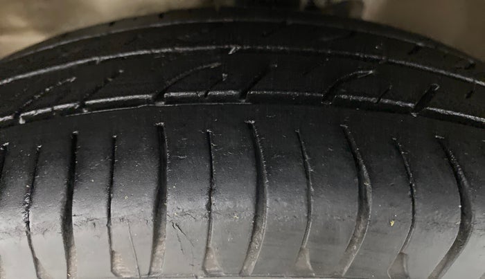 2016 Maruti Wagon R 1.0 LXI CNG, CNG, Manual, 87,808 km, Left Front Tyre Tread