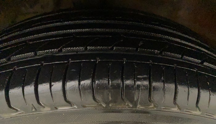 2015 Maruti Alto K10 VXI AMT, Petrol, Automatic, 57,838 km, Right Front Tyre Tread