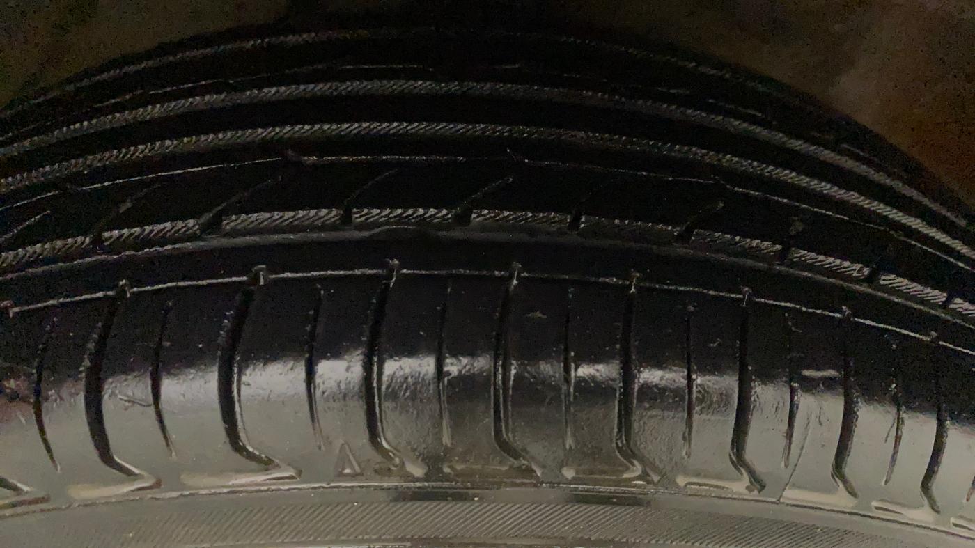 2015 Maruti Alto K10 VXI AMT, Petrol, Automatic, 57,838 km, Left Front Tyre Tread
