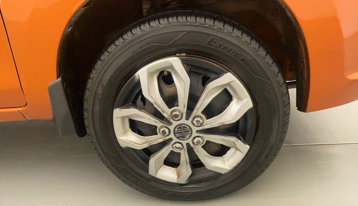 2015 Maruti Alto K10 VXI AMT, Petrol, Automatic, 57,838 km, Right Front Wheel