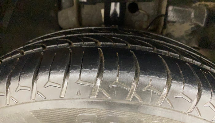 2018 Tata Tiago XZ PETROL, Petrol, Manual, 89,540 km, Right Front Tyre Tread
