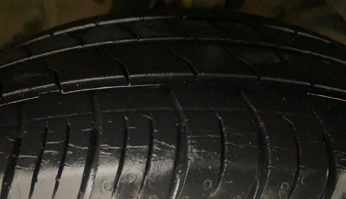 2019 Maruti Baleno DELTA PETROL 1.2, Petrol, Manual, 12,750 km, Right Front Tyre Tread