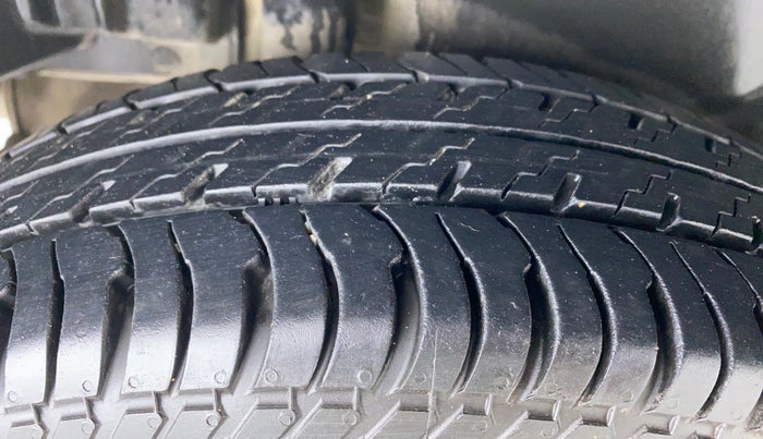 2013 Maruti Swift Dzire VXI, Petrol, Manual, 86,127 km, Right Rear Tyre Tread