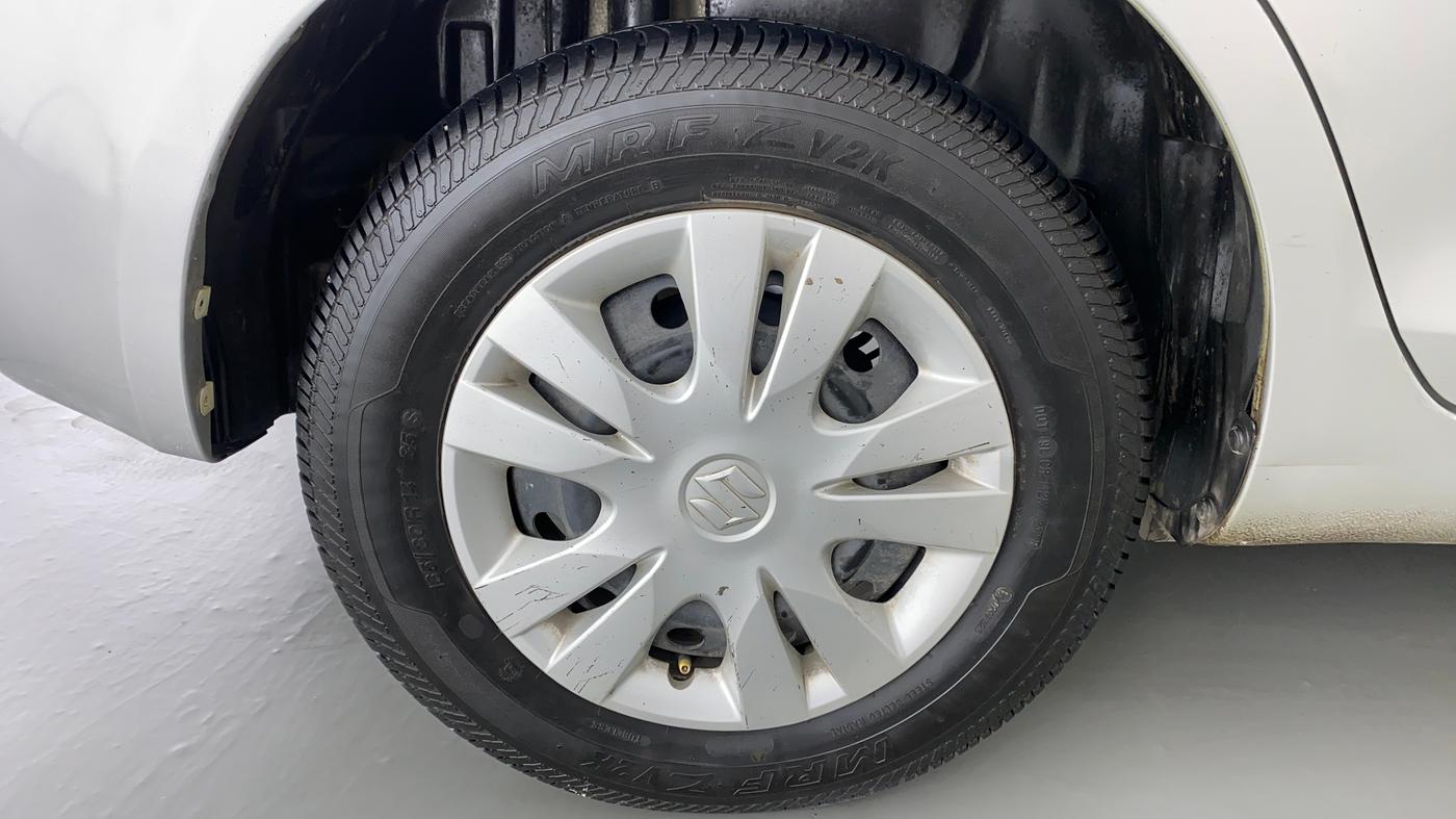 2013 Maruti Swift Dzire VXI, Petrol, Manual, 86,127 km, Right Rear Wheel