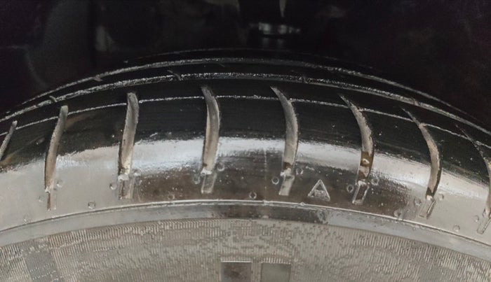 2017 Hyundai Elite i20 SPORTZ 1.2, Petrol, Manual, 34,864 km, Left Front Tyre Tread