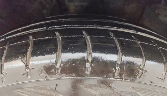 2017 Hyundai Elite i20 SPORTZ 1.2, Petrol, Manual, 34,864 km, Right Front Tyre Tread