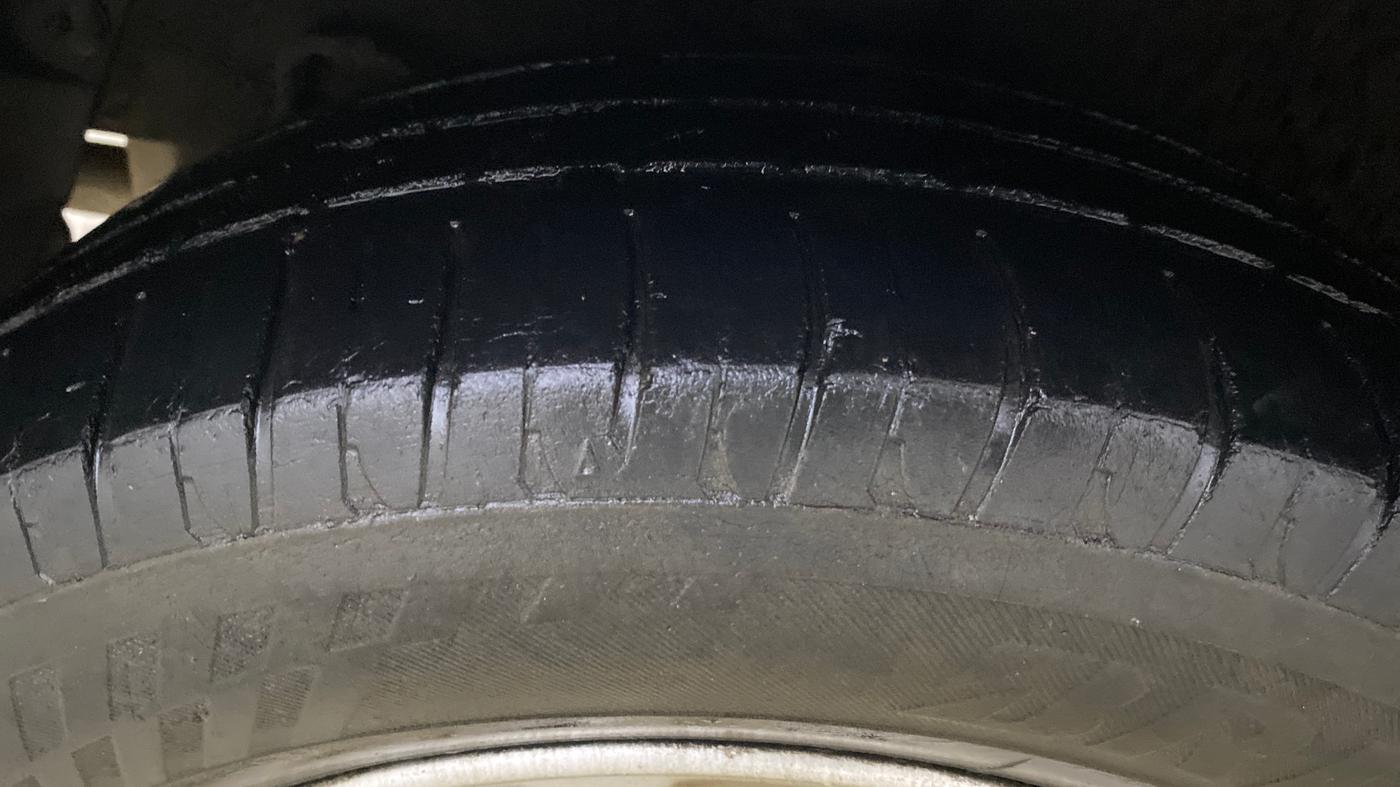 2016 Hyundai Grand i10 ASTA AT 1.2 KAPPA VTVT, Petrol, Automatic, 24,850 km, Right Rear Tyre Tread