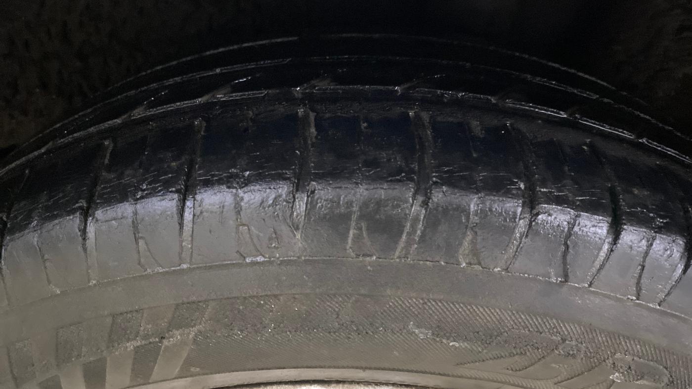 2016 Hyundai Grand i10 ASTA AT 1.2 KAPPA VTVT, Petrol, Automatic, 24,850 km, Left Rear Tyre Tread
