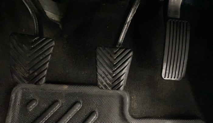 2022 KIA CARENS PRESTIGE PLUS 1.5 DIESEL 7 STR, Diesel, Manual, 33,074 km, Pedals