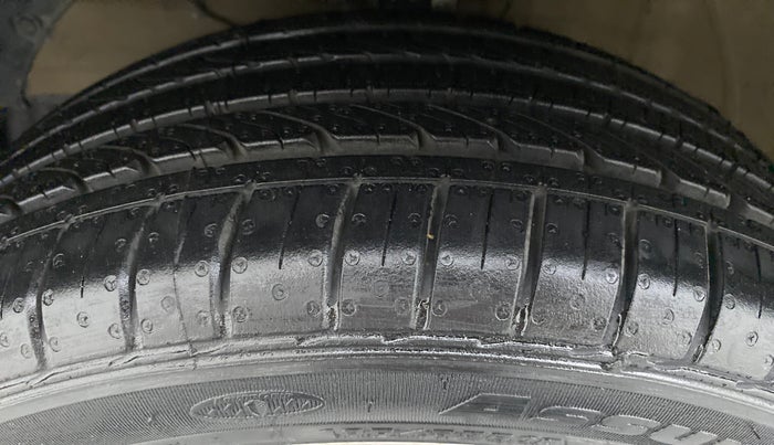 2021 Maruti Baleno ZETA 1.2 K12, Petrol, Manual, 27,265 km, Left Front Tyre Tread