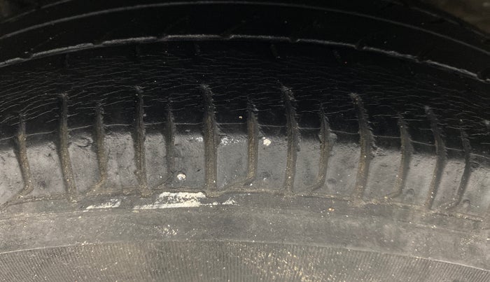 2014 Hyundai i10 SPORTZ 1.1, Petrol, Manual, 64,534 km, Left Rear Tyre Tread