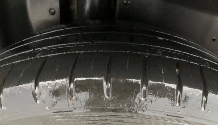 2022 MG HECTOR PLUS SHARP 1.5 PETROL TURBO CVT 6-STR, Petrol, Automatic, 57,086 km, Right Rear Tyre Tread