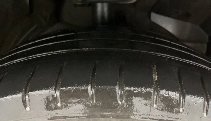 2022 MG HECTOR PLUS SHARP 1.5 PETROL TURBO CVT 6-STR, Petrol, Automatic, 57,086 km, Right Front Tyre Tread