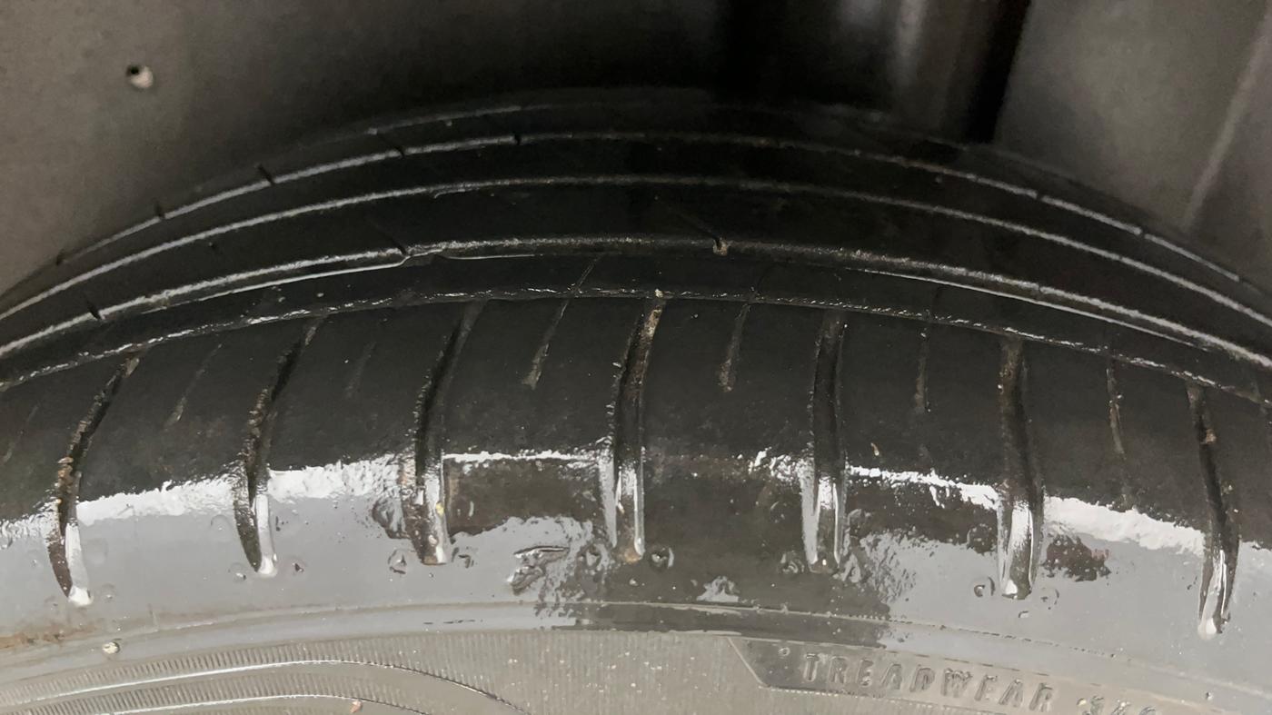 2022 MG HECTOR PLUS SHARP 1.5 PETROL TURBO CVT 6-STR, Petrol, Automatic, 57,165 km, Left Rear Tyre Tread