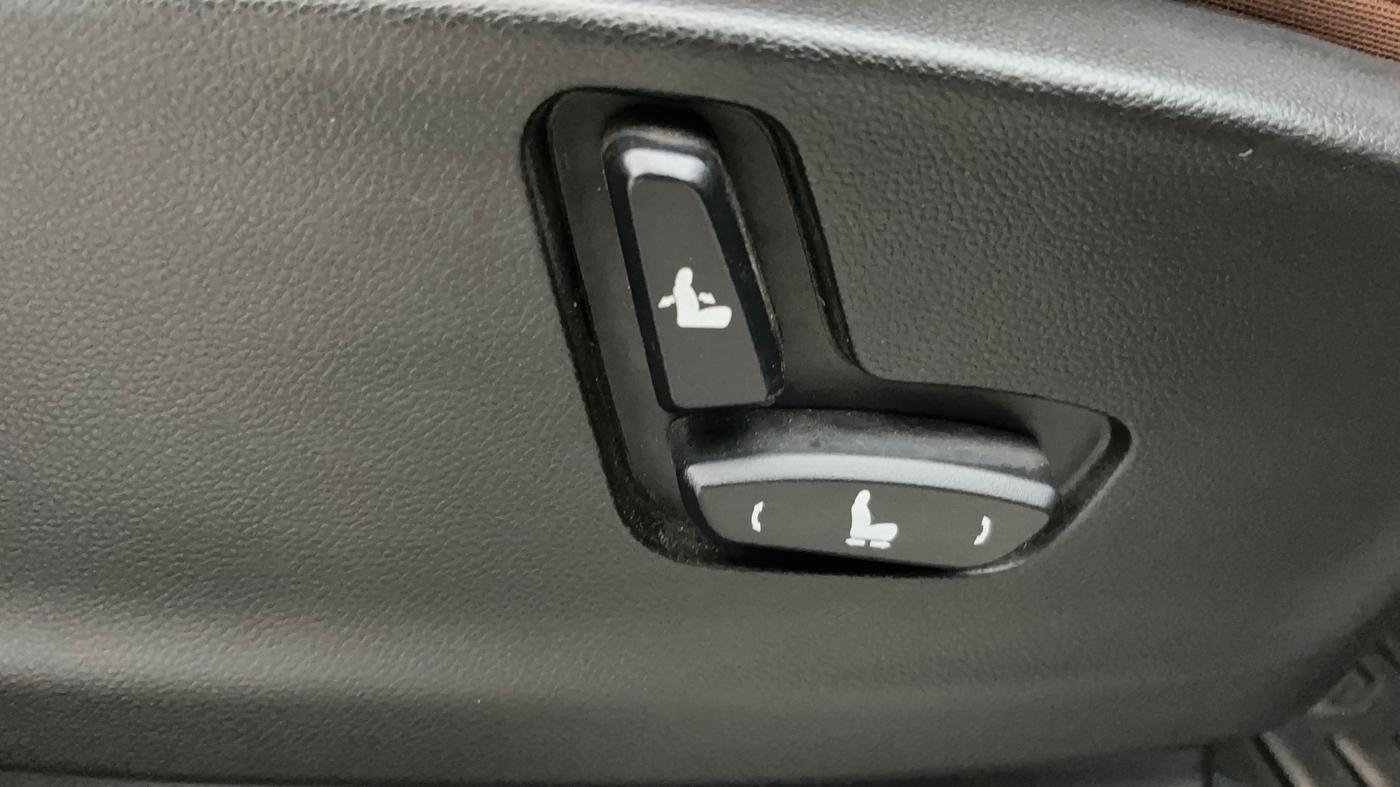 2022 MG HECTOR PLUS SHARP 1.5 PETROL TURBO CVT 6-STR, Petrol, Automatic, 57,165 km, Driver Side Adjustment Panel
