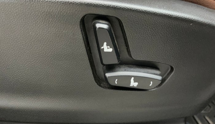 2022 MG HECTOR PLUS SHARP 1.5 PETROL TURBO CVT 6-STR, Petrol, Automatic, 57,086 km, Driver Side Adjustment Panel