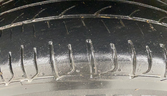 2018 Hyundai Elite i20 MAGNA EXECUTIVE CVT, Petrol, Automatic, 45,795 km, Left Front Tyre Tread