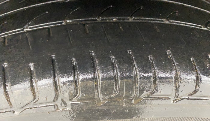 2018 Hyundai Elite i20 MAGNA EXECUTIVE CVT, Petrol, Automatic, 45,795 km, Right Rear Tyre Tread