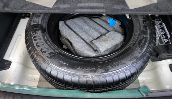 2020 KIA SELTOS HTX IVT 1.5 PETROL, Petrol, Automatic, 1,37,635 km, Spare Tyre