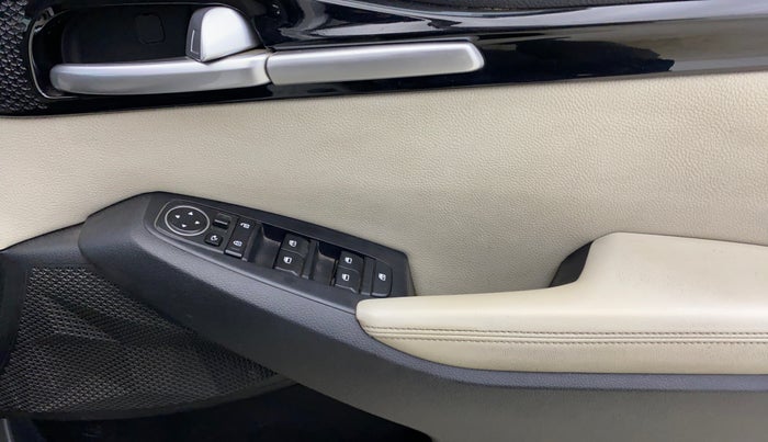 2020 KIA SELTOS HTX IVT 1.5 PETROL, Petrol, Automatic, 1,37,635 km, Driver Side Door Panels Control