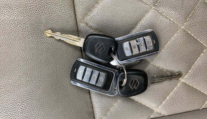 2016 Maruti Celerio VXI, Petrol, Manual, 1,44,177 km, Key Close Up