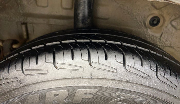 2016 Maruti Celerio VXI, Petrol, Manual, 1,44,177 km, Right Rear Tyre Tread