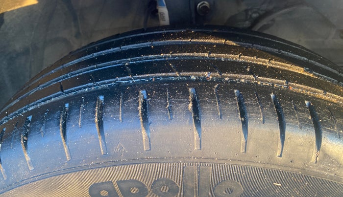 2023 Maruti Baleno ALPHA PETROL 1.2, Petrol, Manual, 27,757 km, Right Front Tyre Tread