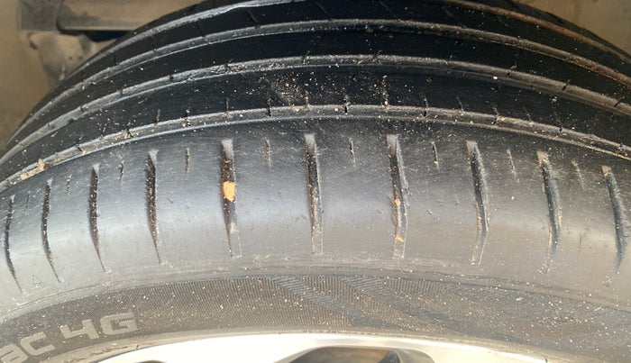 2023 Maruti Baleno ALPHA PETROL 1.2, Petrol, Manual, 27,757 km, Left Front Tyre Tread