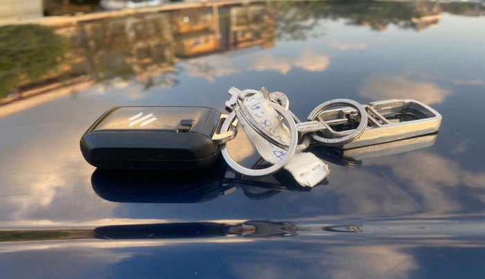 2023 Maruti Baleno ALPHA PETROL 1.2, Petrol, Manual, 27,757 km, Key Close Up