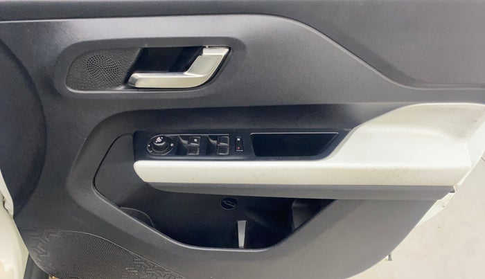 2022 Tata PUNCH CREATIVE  MT, Petrol, Manual, 44,573 km, Driver Side Door Panels Control