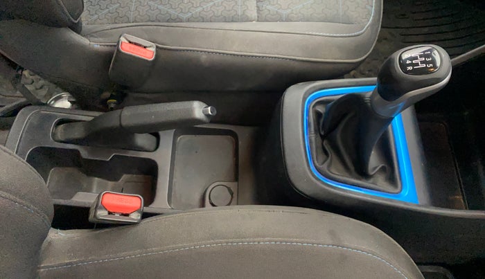 2022 Tata PUNCH CREATIVE  MT, Petrol, Manual, 44,573 km, Gear Lever