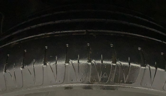 2019 Hyundai VENUE SX 1.0 TURBO, Petrol, Manual, 1,25,196 km, Left Front Tyre Tread