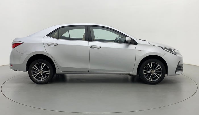 2017 Toyota Corolla Altis VL AT, Petrol, Automatic, 66,207 km, Right Side